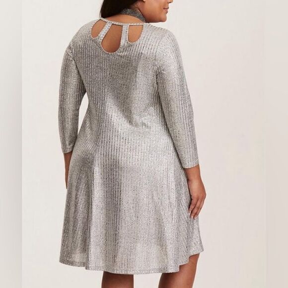 Torrid Silver Metallic Shimmer Ribbed Knit Trapeze Dress Size 1X - Picture 2 of 7